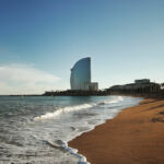 Explorez les meilleures plages de Barcelone en voiture de location